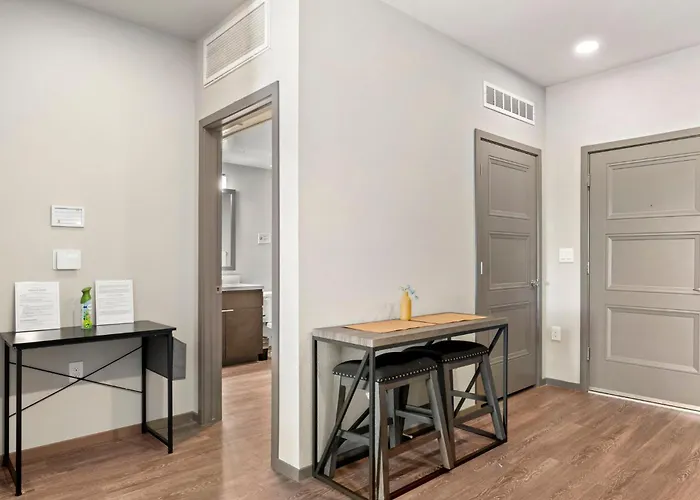 Stunning Westgate Cozysuites By Stadium W/pool 11 * Glendale