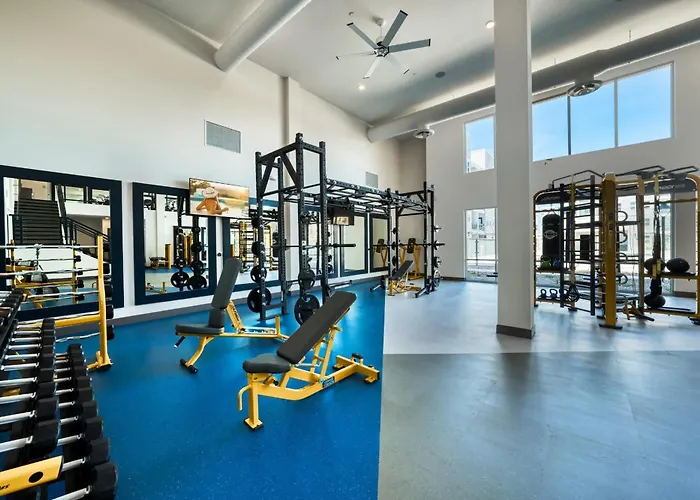 Stunning Westgate Cozysuites By Stadium W/pool 11 *